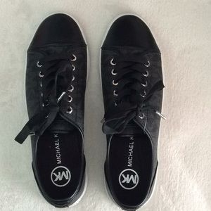 Michael Kors Sneakers Size 8 NWT
